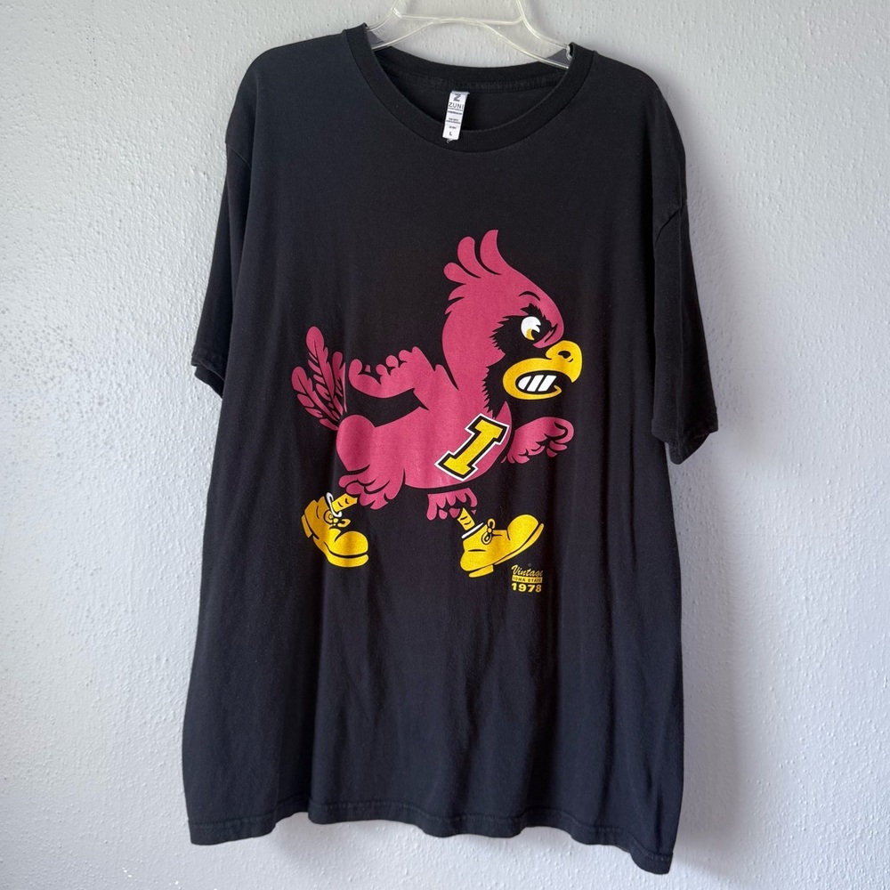 Iowa State Cyclones T-shirt Men’s Sz L Black Red Adult Retro Cy Casual Athletic